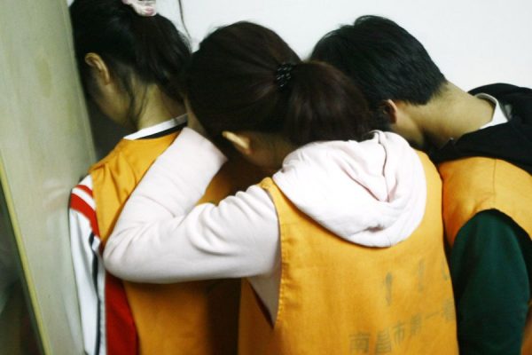13-year-old-chinese-girls-fake-virgins-sell-sex-extort-men-02-600x400.jpg