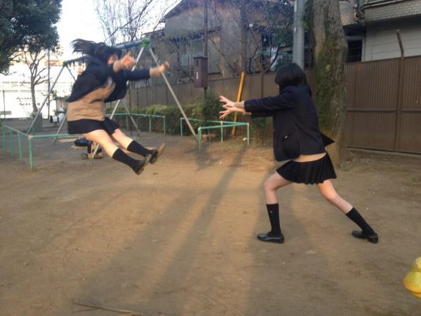 japanese-schoolgirls-makankosappo-kamehameha-hadouken-fireball-photos-10-600x450.jpg