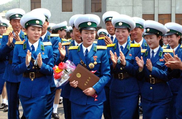 north-korean-female-traffic-officer-crying-hero-of-the-republic-award-04-600x394.jpg